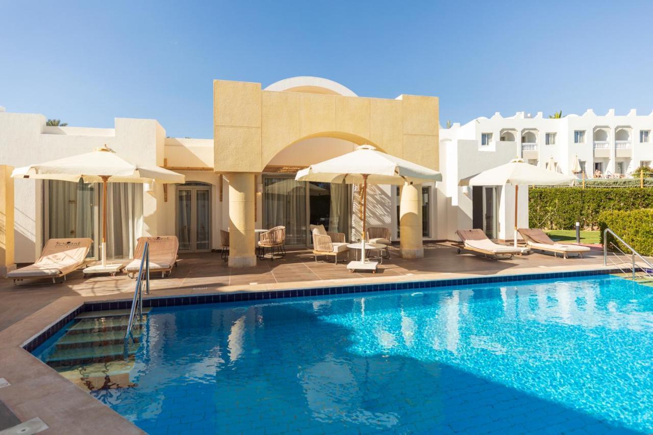 Sunrise Diamond Beach Resort -Grand Select Sharm el-Sheikh Exterior foto The swimming pool at the hotel