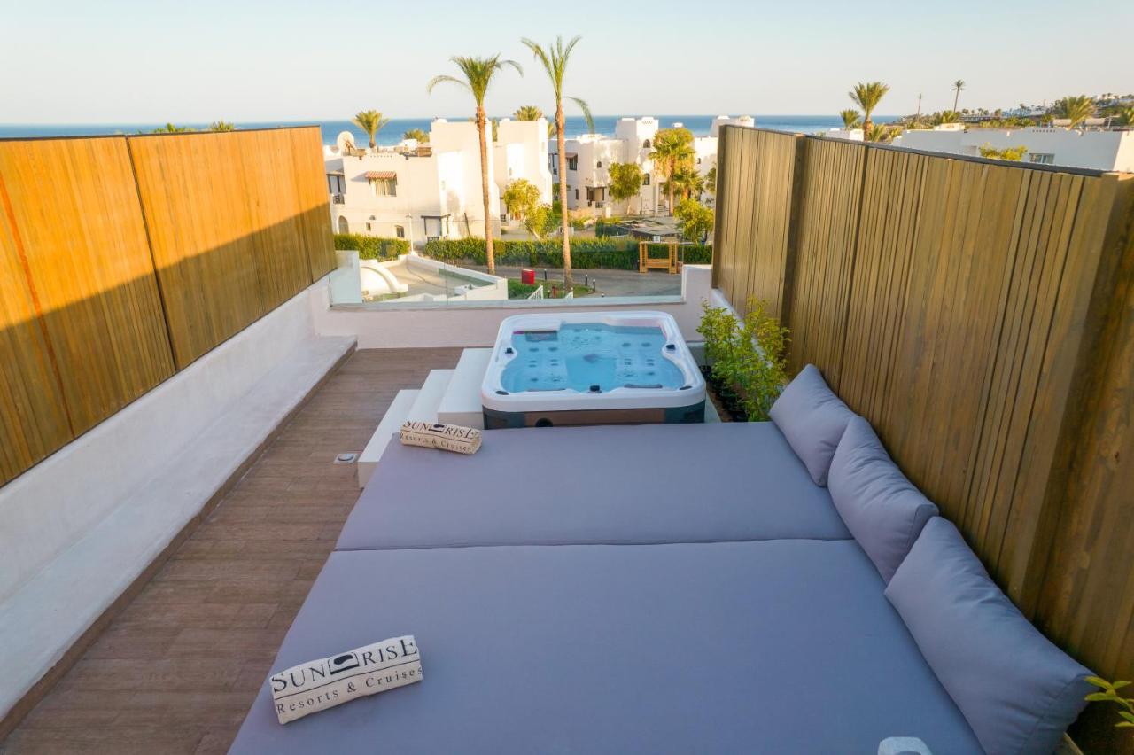 Sunrise Diamond Beach Resort -Grand Select Sharm el-Sheikh Exterior foto A rooftop hot tub