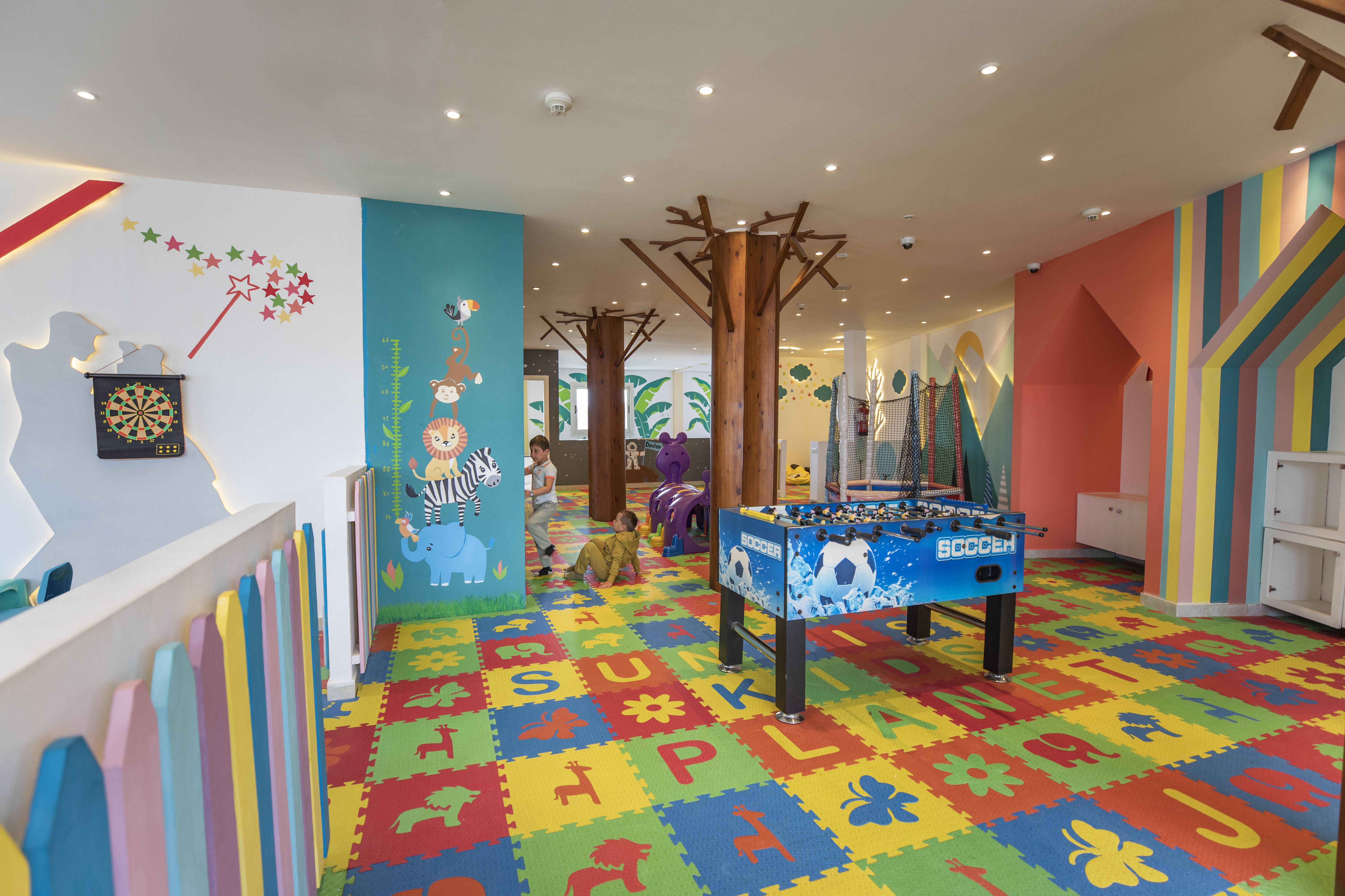 Sunrise Diamond Beach Resort -Grand Select Sharm el-Sheikh Exterior foto The children's club at the hotel